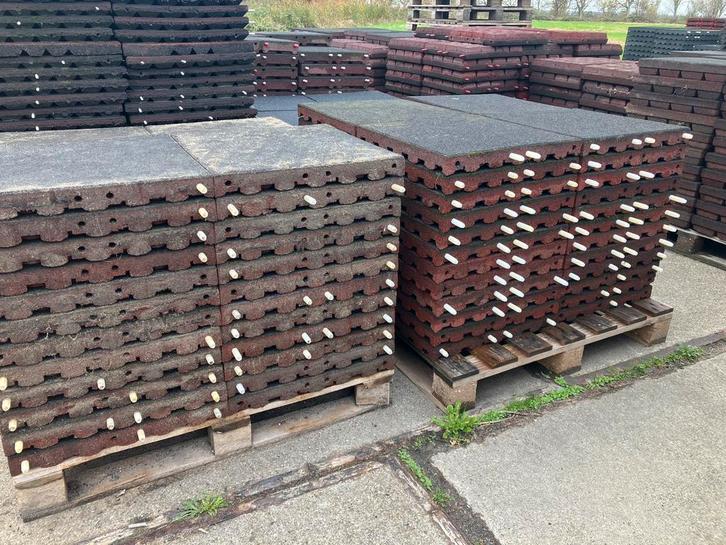 92 vochtdoorlatende rubberen tegels 50x50x5,5cm, Dieren en Toebehoren, Stalling en Weidegang