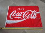 Coca cola vlag 1 x 1.40 meter met bevestigingshaken, Diversen, Vlaggen en Wimpels, Ophalen of Verzenden, Zo goed als nieuw