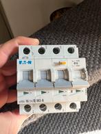 Eaton Aardlekautomaat 3 polig 16A B-kar, Doe-het-zelf en Verbouw, Elektra en Kabels, Ophalen, Gebruikt, Overige typen