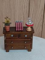 Leuk kastje met accessoires poppenhuis, Verzamelen, Poppenhuizen en Toebehoren, Ophalen of Verzenden, Gebruikt, Poppenhuis