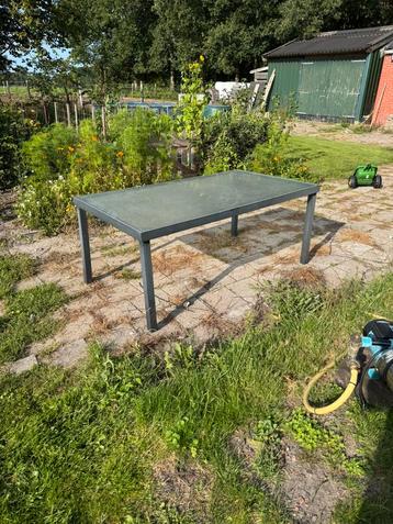 Tuintafel 100x180 aluminium met glazen blad beschikbaar voor biedingen