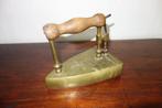 Strijkijzer met verwarmingsblok, Antiek en Kunst, Curiosa en Brocante, Ophalen of Verzenden