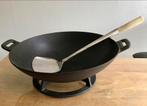 Gietijzeren wok, Huis en Inrichting, Keuken | Potten en Pannen, Ophalen of Verzenden, Zo goed als nieuw, Gietijzer, Wok