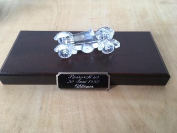 Swarovski Oldtimer op houten display  beschikbaar voor biedingen
