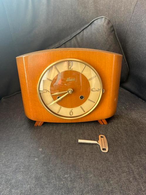 Klein vintage klokje met zweefbalans uurwerk, Antiek en Kunst, Antiek | Klokken, Ophalen