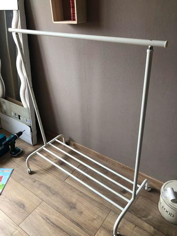 Kledingrek ikea rigga beschikbaar voor biedingen