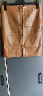 Prachtige bruine leren (namaak) rok Vila - maat L, Kleding | Dames, Bruin, Vila, Maat 42/44 (L), Ophalen of Verzenden