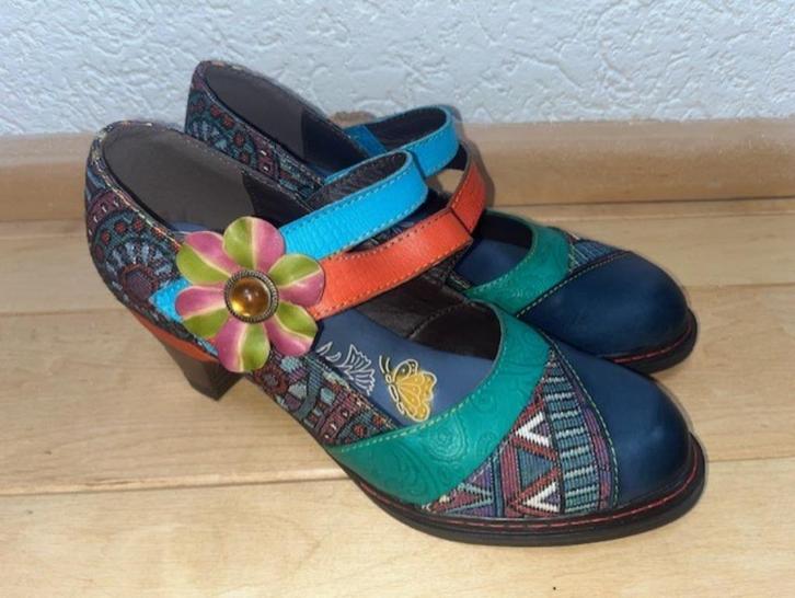 NIEUW Socofy pumps 40 multikleurig borduursel leer Mary Jane, Kleding | Dames, Schoenen, Nieuw, Pumps, Verzenden