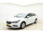 Opel Astra Sports Tourer 1.0 Turbo 105pk Online Edition | Na, Auto's, Voorwielaandrijving, Gebruikt, 1178 kg, 620 kg