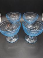 Set van 4 ijsblauwe ijscoupes van Ikea, Glas of Glazen, Ophalen of Verzenden, Overige stijlen, Glas
