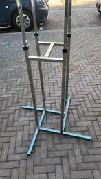 Verstelbare metalen kledingrekken - stevig en in goede staat, Ophalen