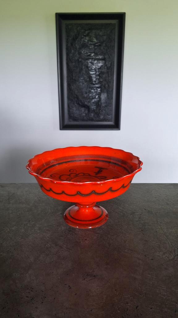 Oranje Fruitschaal op voet Flora Gouda, Antiek en Kunst, Antiek | Schalen, Ophalen of Verzenden