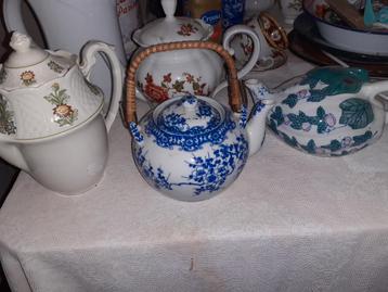 Leuke theepotten beschikbaar voor biedingen