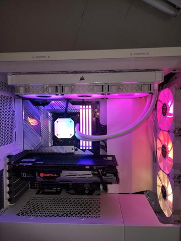 Krachtige i9 Gaming PC met RGB & Waterkoeling beschikbaar voor biedingen