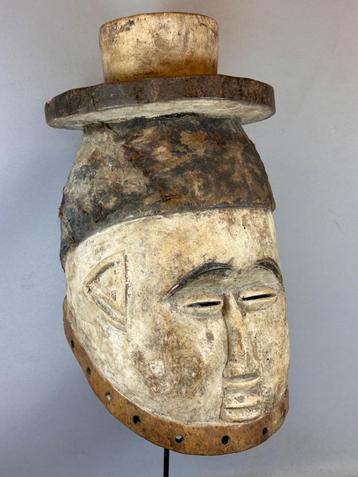 250885 Antiek Afrikaans Mende Masker uit Sierra Leone. beschikbaar voor biedingen