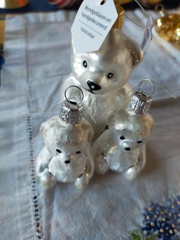 3 glazen kerst hangers, beren, grootste is van Bijenkorf  beschikbaar voor biedingen