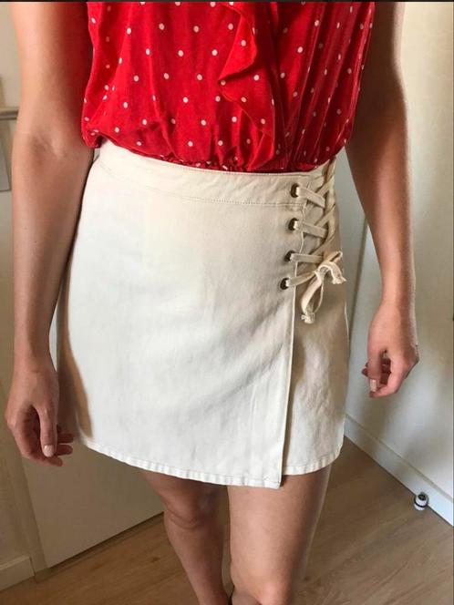Witte denim rok levi’s wit gevlochten loavies zara, Kleding | Dames, Rokken, Zo goed als nieuw, Maat 38/40 (M), Wit, Boven de knie