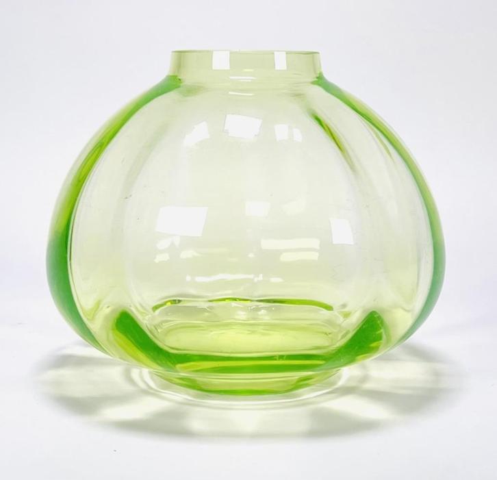 530. Glazen vaas – "Mira", Kristalunie Maastricht, 1931, Antiek en Kunst, Kunst | Designobjecten, Ophalen of Verzenden