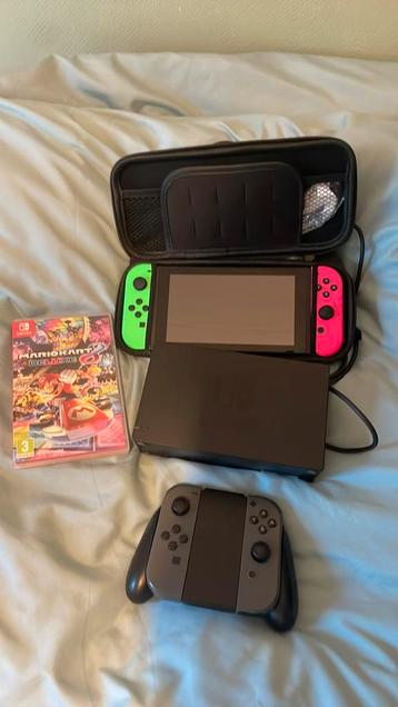 Nintendo Switch,  4 controllers, Case, Mario Kart+ access. beschikbaar voor biedingen