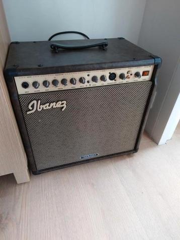 IBANEZ TROUBADOUR GITAAR VERSTERKER  beschikbaar voor biedingen