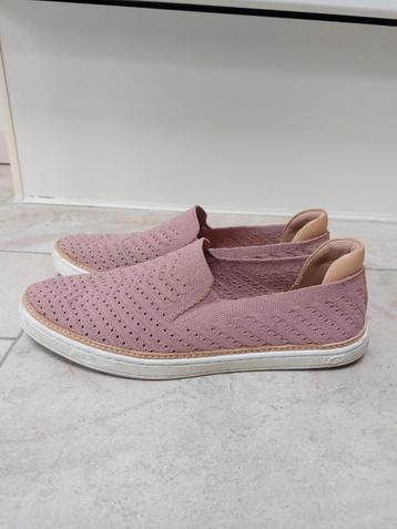 Mooie UGG schoenen/instappers maat 40 beschikbaar voor biedingen