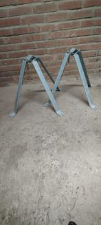 2 stuks 3 pootbeugels voor antennemast z.g.a.n., Telecommunicatie, Antennes en Masten, Ophalen of Verzenden, Zo goed als nieuw