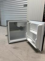 Tomado Retro Mini Koelkast – 47 liter – Zwart – Zgan, Ophalen, Minder dan 85 cm, 45 tot 60 cm, Met vriesvak