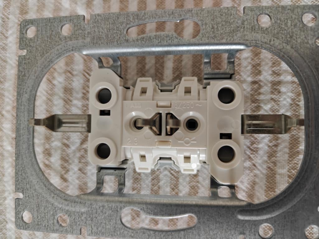 Renovatie-set Busch-Jaeger Reflex SI (Crème) - 50+ Delig, Ophalen of Verzenden, Gebruikt, Stopcontact