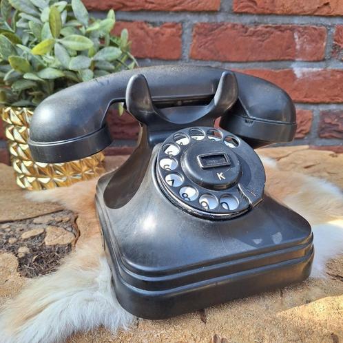 Zwarte antieke bakelieten telefoon PTT, type AD 55202, Antiek en Kunst, Antiek | Woonaccessoires, Ophalen of Verzenden