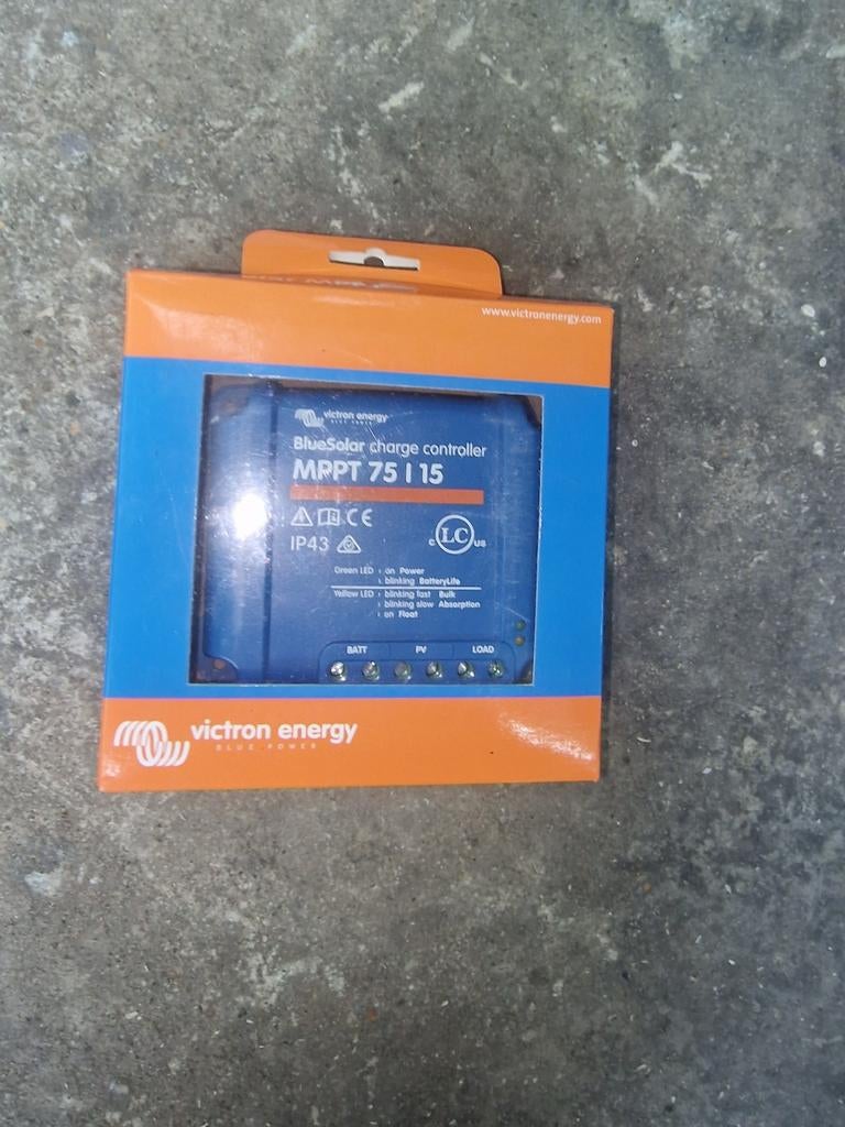 Nieuwe Victron Energy BlueSolar MPPT 75/15 laadregelaar, Ophalen of Verzenden, Nieuw