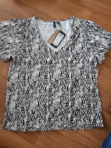Nieuwe top Vero Moda maat M. Zwart wit. Met kaartje  beschikbaar voor biedingen