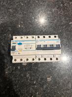 Hager Aardlekautomaat CD440G + MB620E, Doe-het-zelf en Verbouw, Elektra en Kabels, Ophalen of Verzenden, Gebruikt, Schakelaar