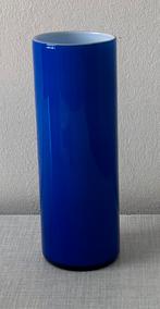 Opaline Kobaltblauw met wit binnenkant vaas, Huis en Inrichting, Ophalen of Verzenden, Zo goed als nieuw, Wit