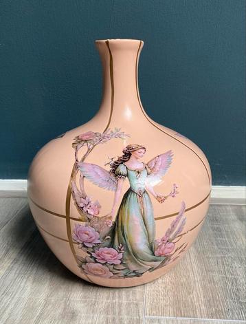 Zalmkleurige Vaas met Engelen Decoupage beschikbaar voor biedingen