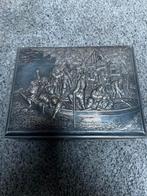 Verzilverde sigarendoos met reliëf, Ophalen, Zilver