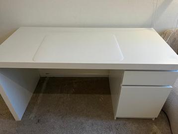 IKEA Bureau 140x65 - Perfect voor Thuiswerk! beschikbaar voor biedingen