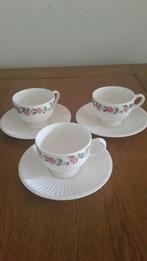 Wedgwood ROSALIND. 3 kop schotel / 3 bekers groen, Huis en Inrichting, Keuken | Servies, Ophalen of Verzenden, Zo goed als nieuw