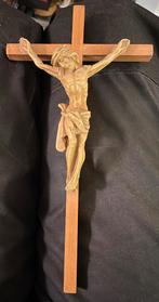 Houten kruisbeeld met Jezus, Ophalen of Verzenden, Gebruikt, Beeld(je), Christendom | Katholiek