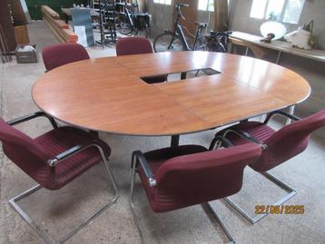 xxl vergadertafel - ovale tafel met 8 conferentiestoelen beschikbaar voor biedingen