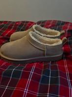 Ugg classic micro beige maat 39, Ophalen of Verzenden, Zo goed als nieuw, Beige