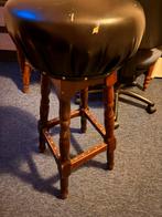 Vintage barkruk met beschadigd leer, Huis en Inrichting, Barkrukken, Ophalen, Gebruikt, Met voetsteun, 60 tot 90 cm