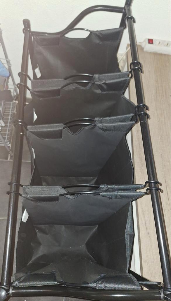 Wasmandenrek op wieltjes met 4 uitneembare wasmanden, Huis en Inrichting, Schoonmaakartikelen, Ophalen