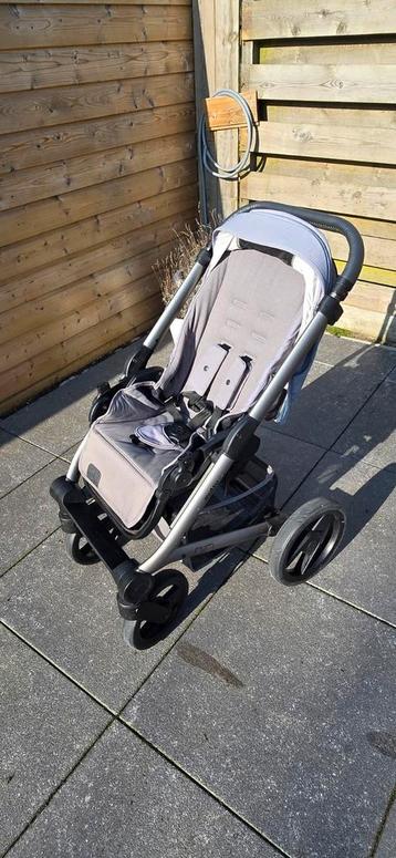 Mutsy Nio kinderwagen grijs/zwart beschikbaar voor biedingen