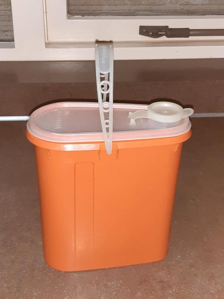 Tupperware vintage sapkan oranje met hengsel, Huis en Inrichting, Keuken | Tupperware, Schaal, Oranje, Ophalen of Verzenden