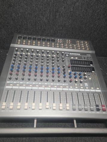 SAMSON TXM16 1000 watt powered mixer / mengpaneel

 beschikbaar voor biedingen