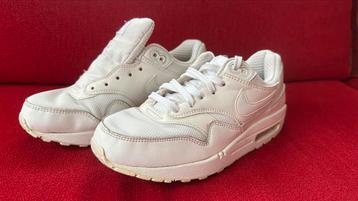 Nike air max 1 wit beschikbaar voor biedingen