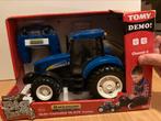 Bestuurbare trekker New Holland 1:16, Hobby en Vrije tijd, Modelauto's | 1:32, Ophalen, Zo goed als nieuw, Tractor of Landbouw