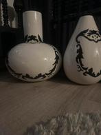 Vazen 2 de   €150, Huis en Inrichting, Woonaccessoires | Vazen, Overige kleuren, Ophalen of Verzenden, Minder dan 50 cm, Glas