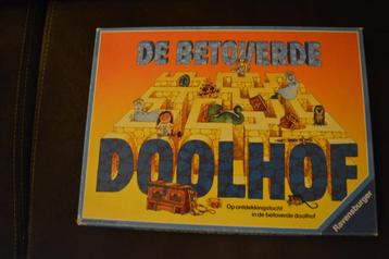 de betoverende doolhof en doolhof twist beschikbaar voor biedingen
