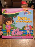 Dora en de drie biggetjes., Ophalen of Verzenden, Zo goed als nieuw